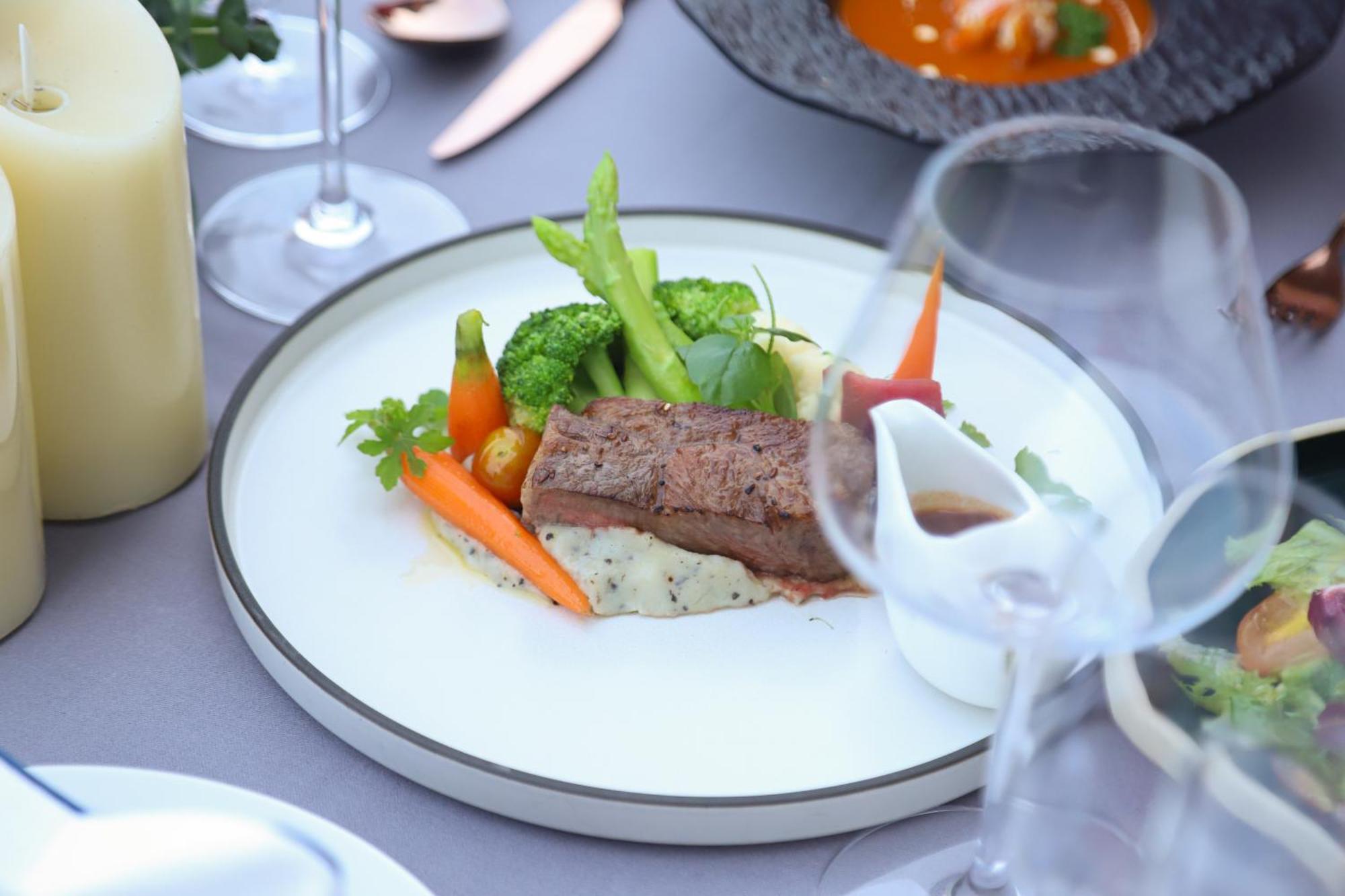 头顿维亚斯酒店 外观 照片 A steak prepared by the restaurant