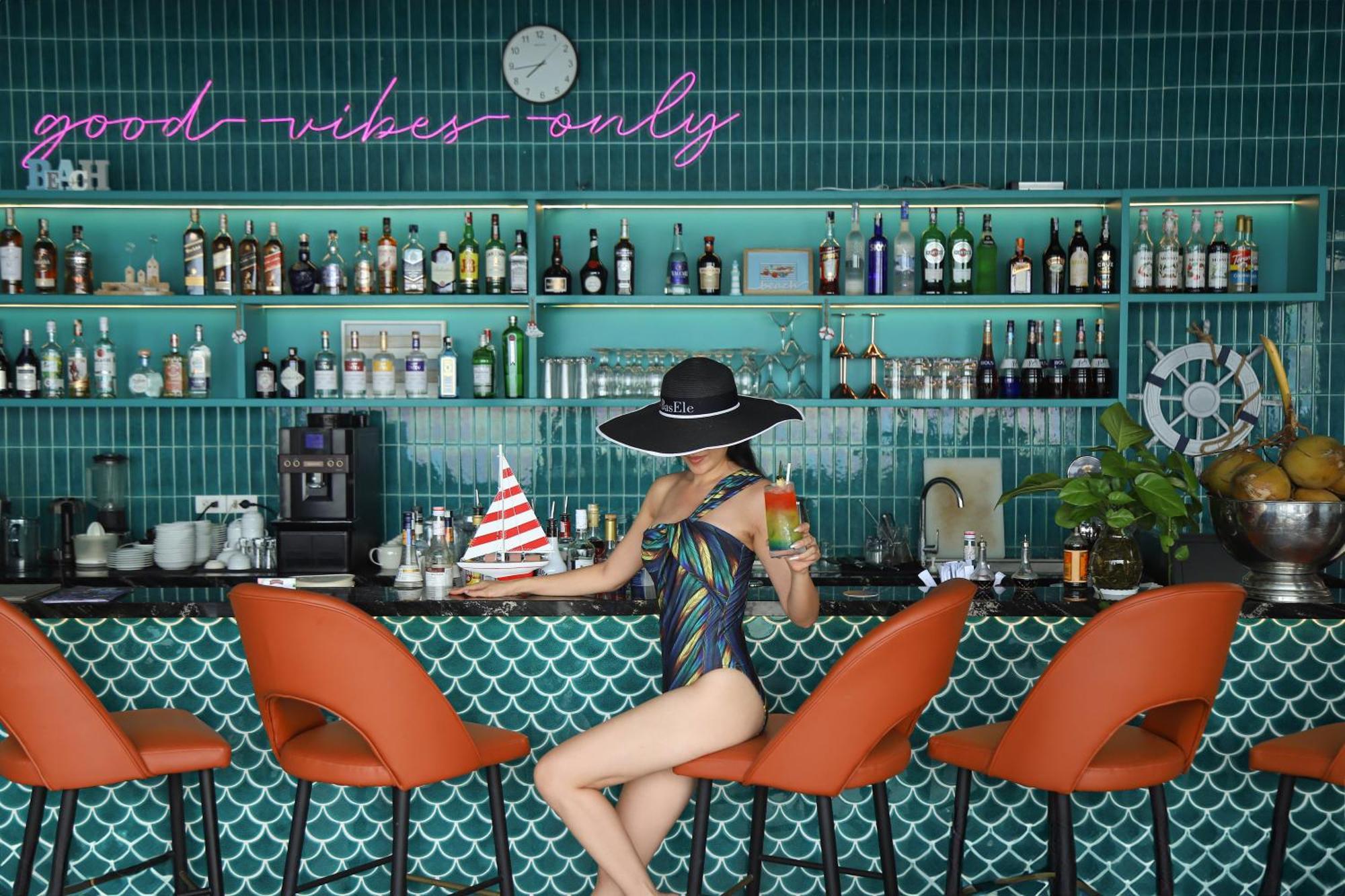 头顿维亚斯酒店 外观 照片 The Pool Bar